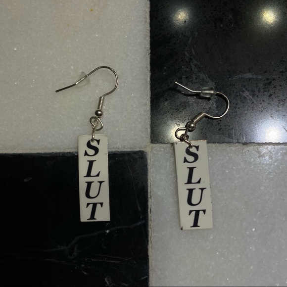 SL*T EARRINGS - Picture 3 of 3